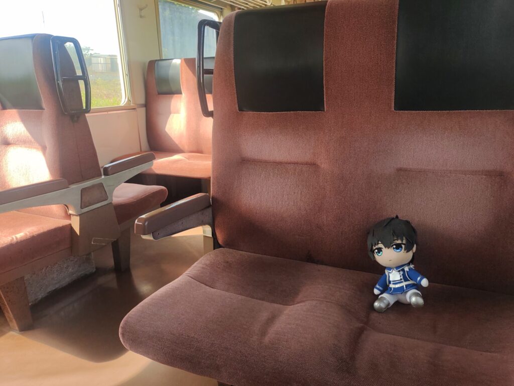 列車　誰もいない